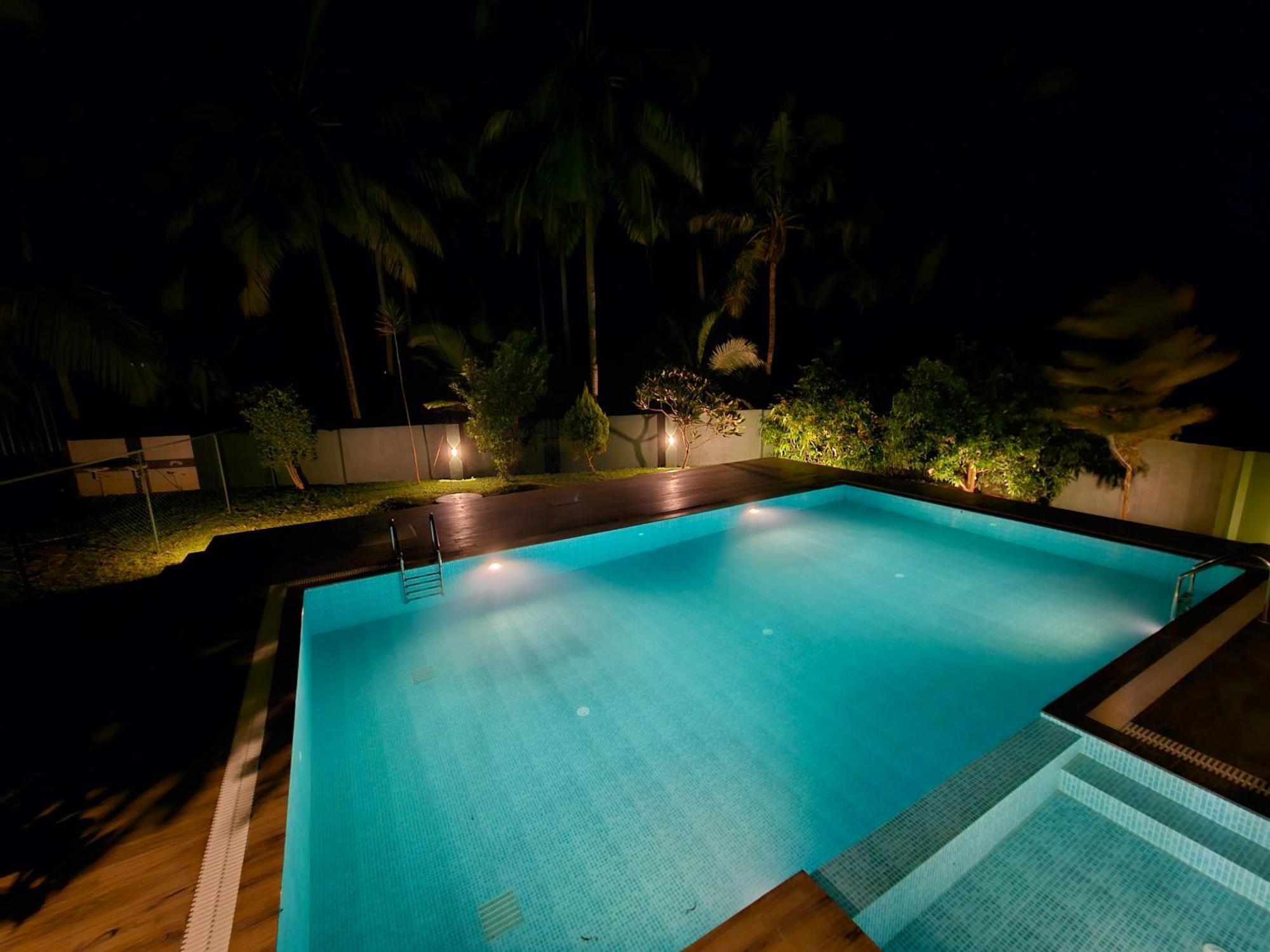 Hotel Gopalapuram International Pollāchi Kültér fotó