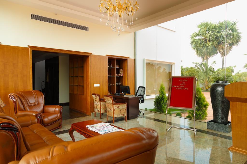 Hotel Gopalapuram International Pollāchi Kültér fotó