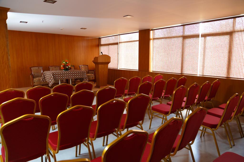 Hotel Gopalapuram International Pollāchi Kültér fotó