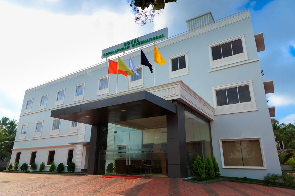Hotel Gopalapuram International Pollāchi Kültér fotó