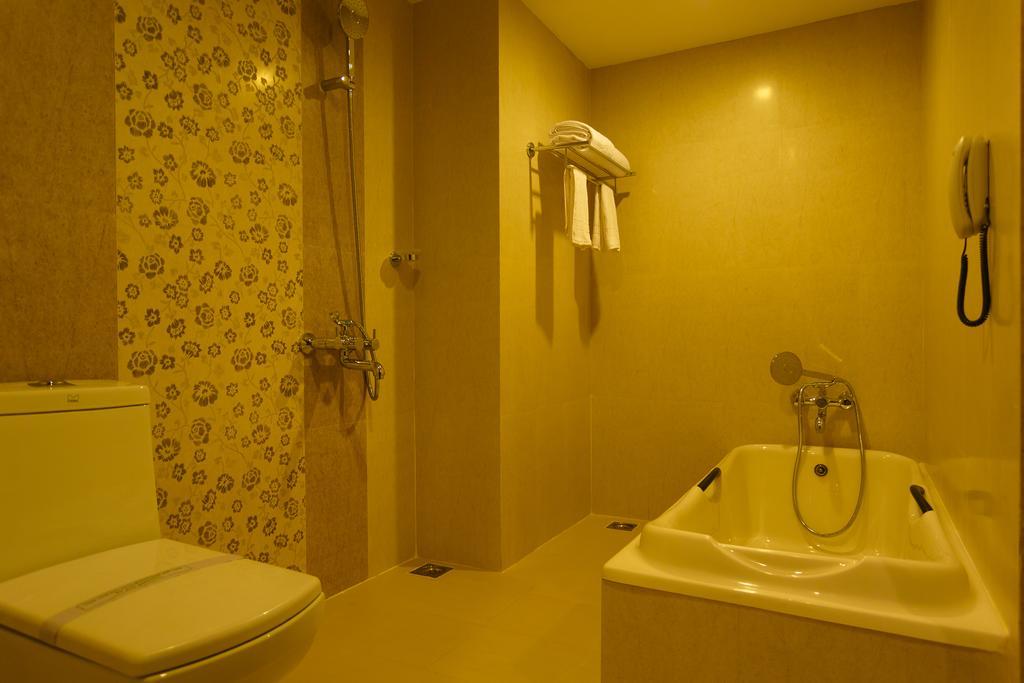 Hotel Gopalapuram International Pollāchi Kültér fotó