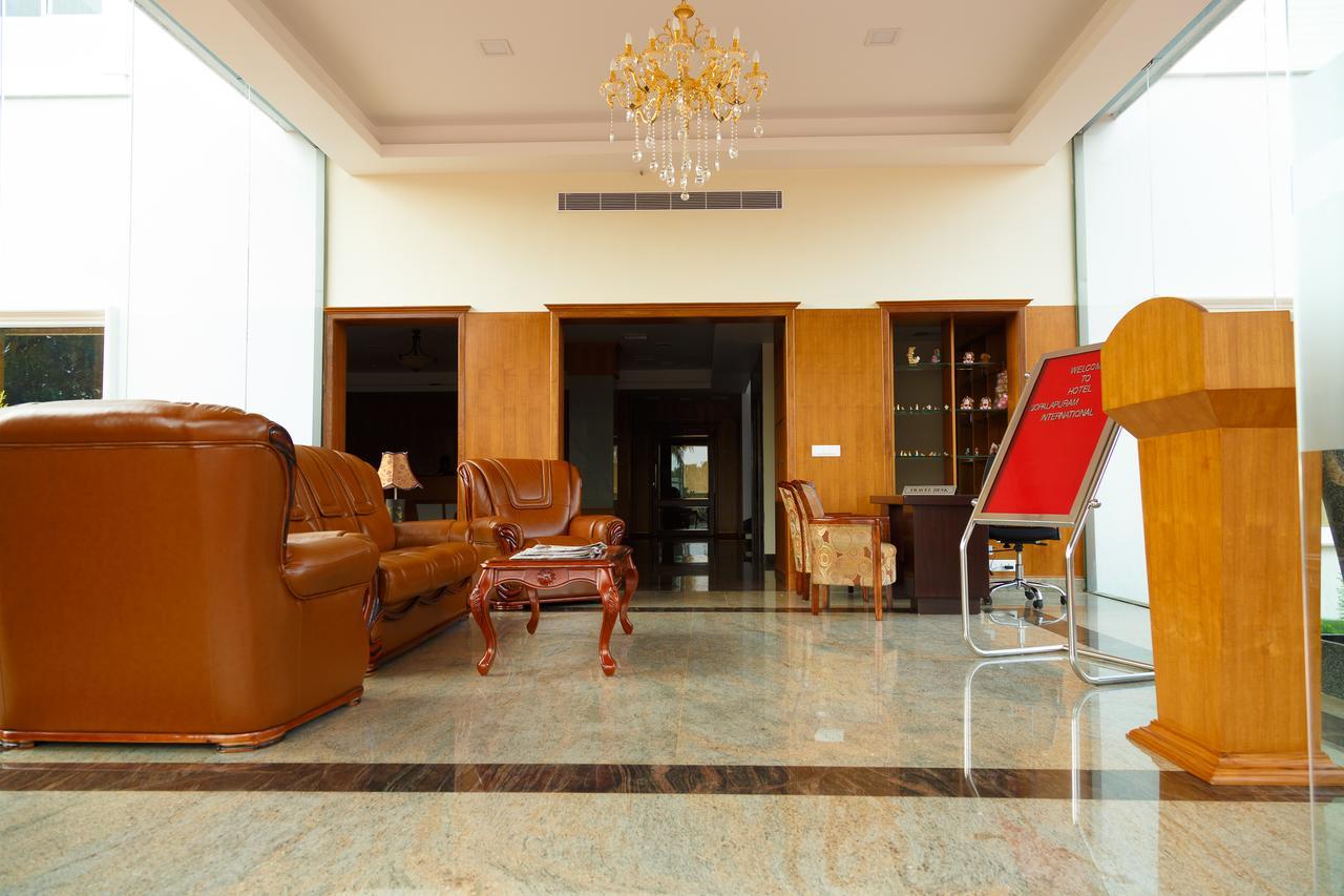 Hotel Gopalapuram International Pollāchi Kültér fotó